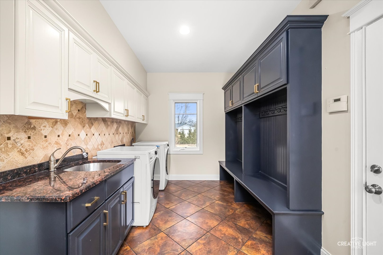 216 S Whispering Hills Drive, Naperville, IL 60540