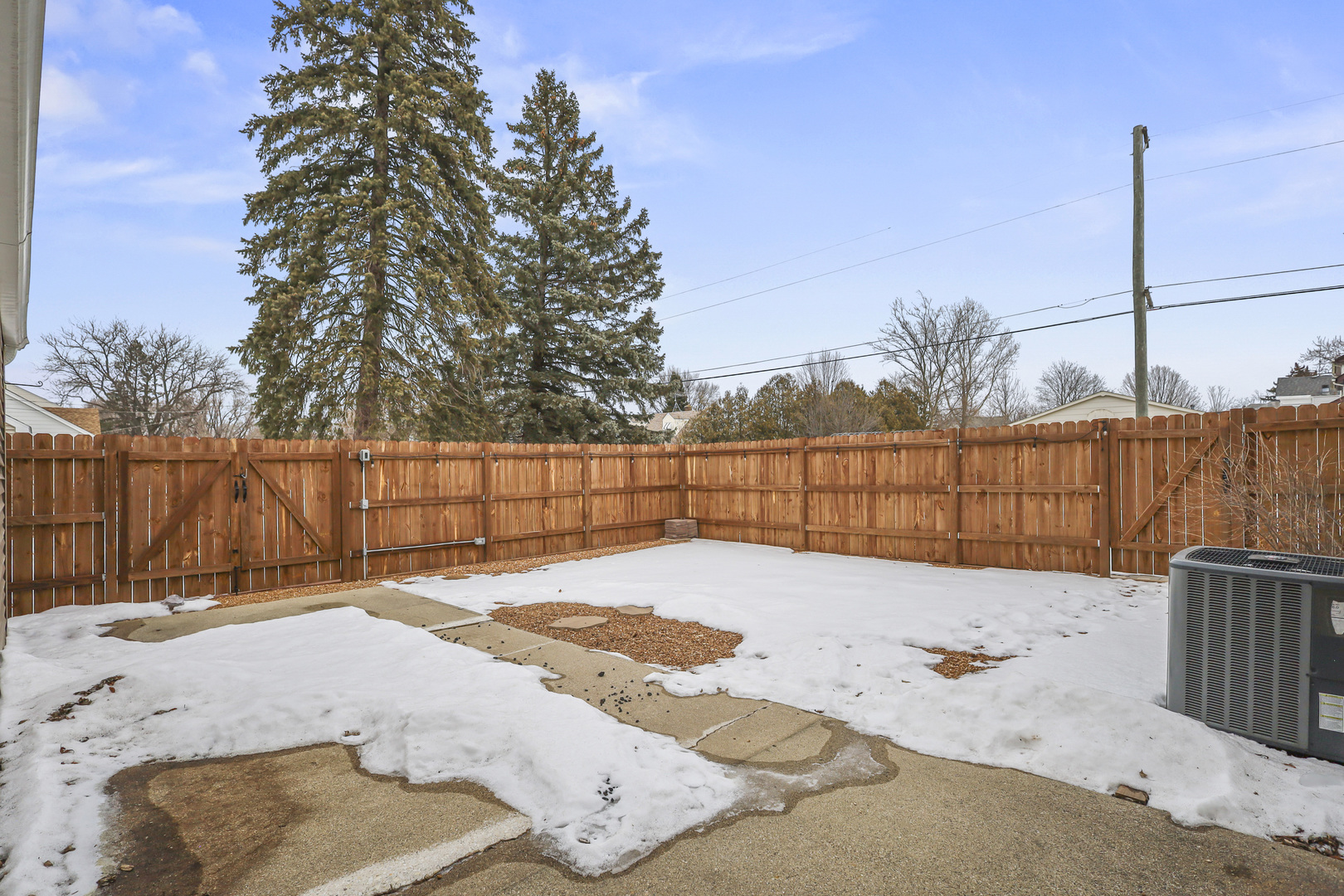 304 W Van Buren Street, Marengo, IL 60152