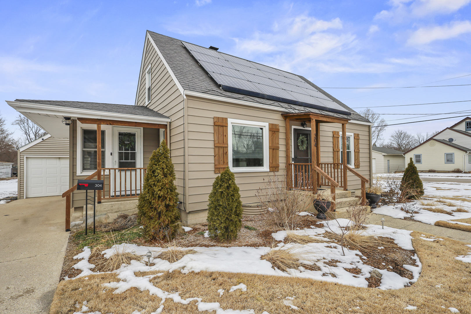 304 W Van Buren Street, Marengo, IL 60152