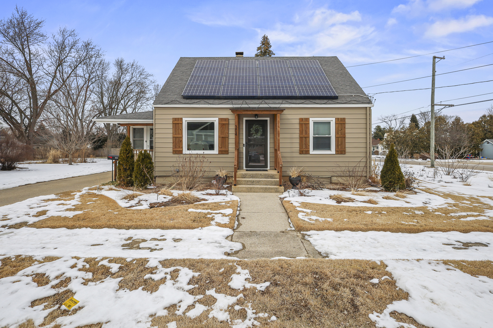 304 W Van Buren Street, Marengo, IL 60152