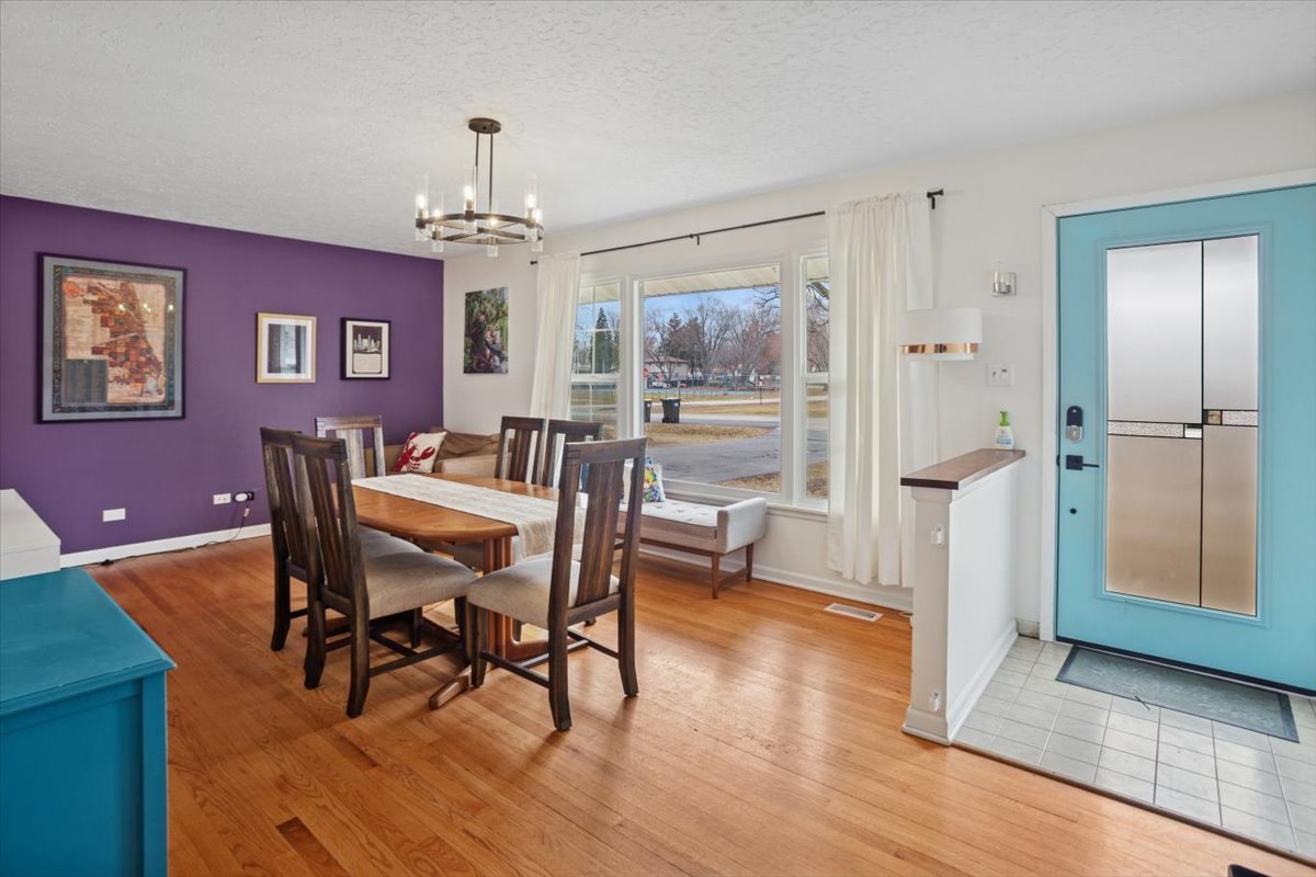 2N417 Amy Avenue, Glen Ellyn, IL 60137