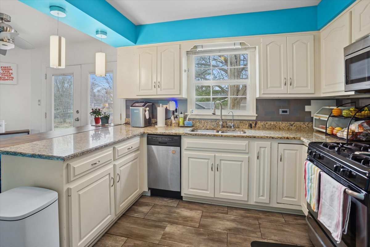 2N417 Amy Avenue, Glen Ellyn, IL 60137