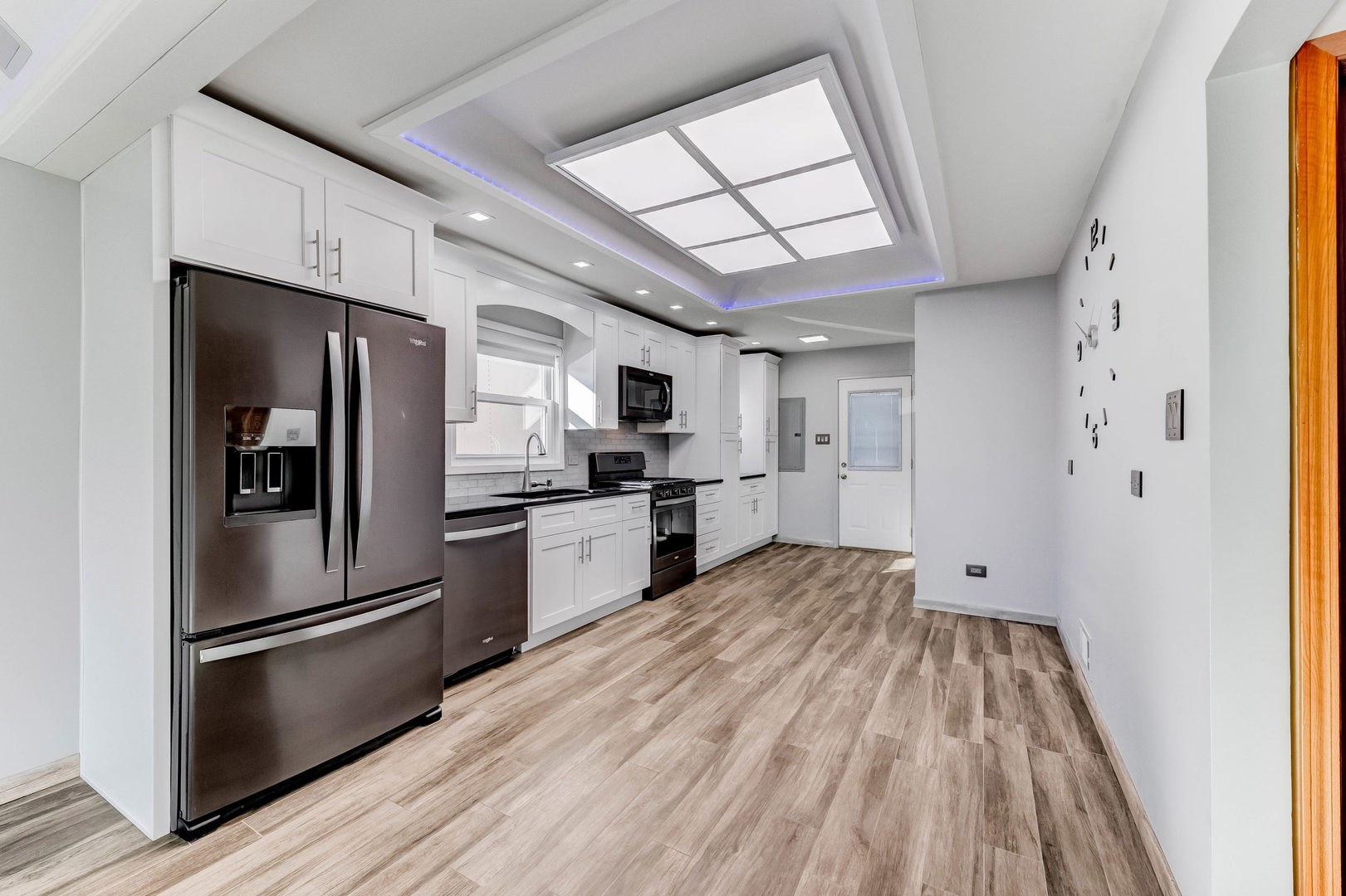 7806 W 83rd Street, Bridgeview, IL 60455