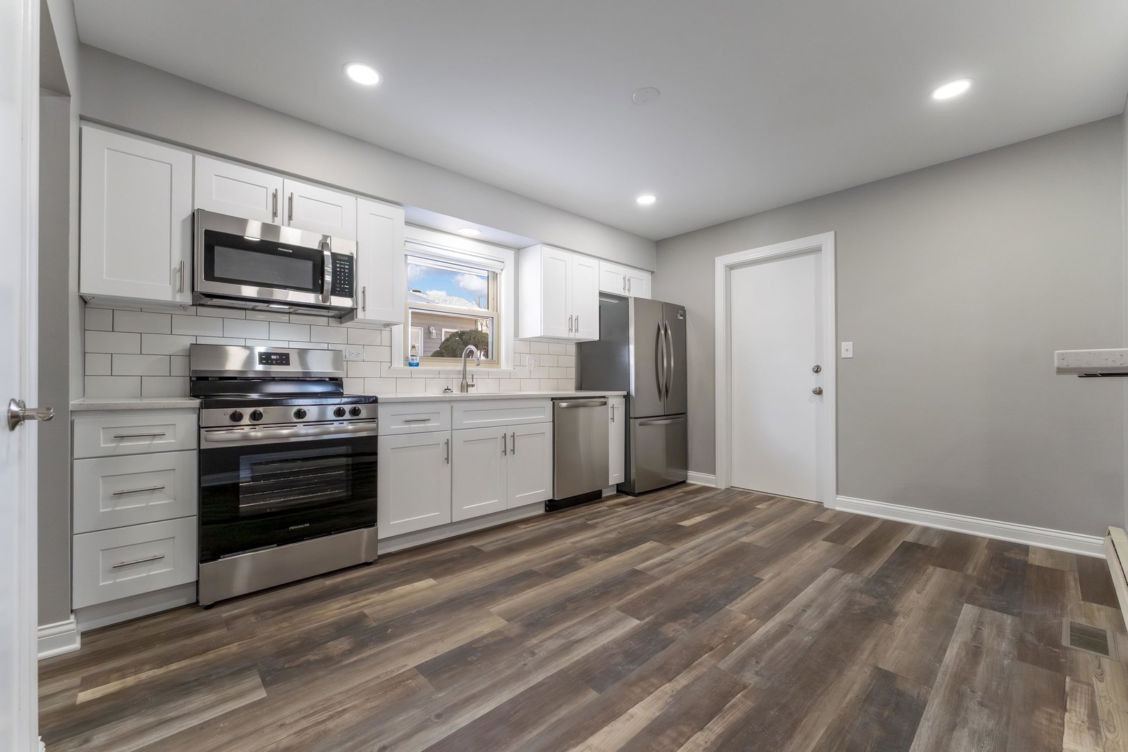 390 Oak Avenue, Wood Dale, IL 60191