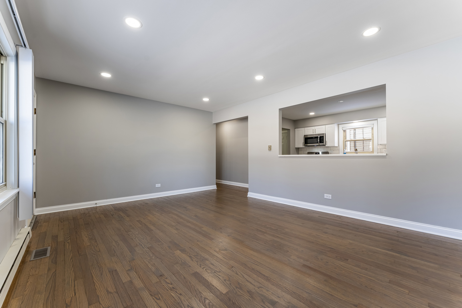 390 Oak Avenue, Wood Dale, IL 60191