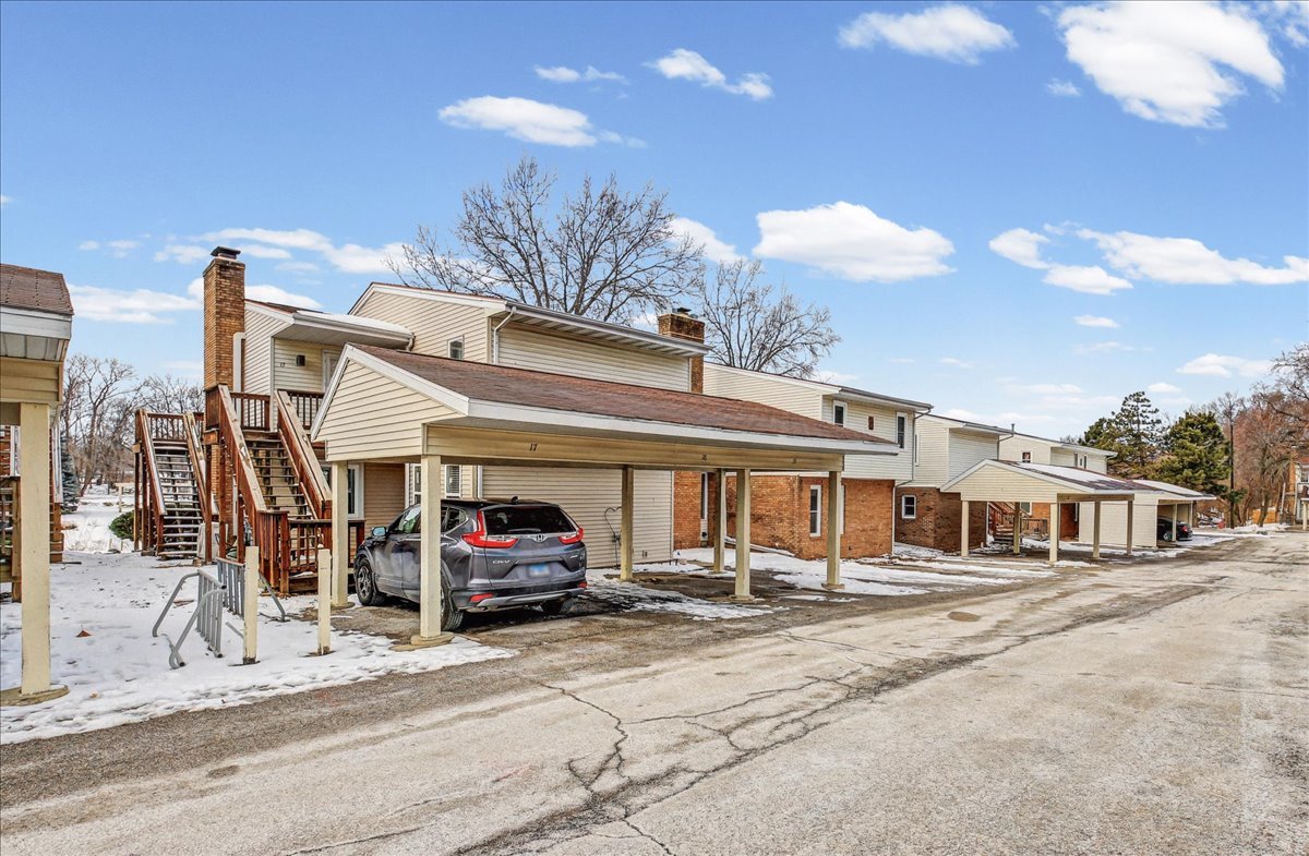 903 N Linden Street #18, Normal, IL 61761