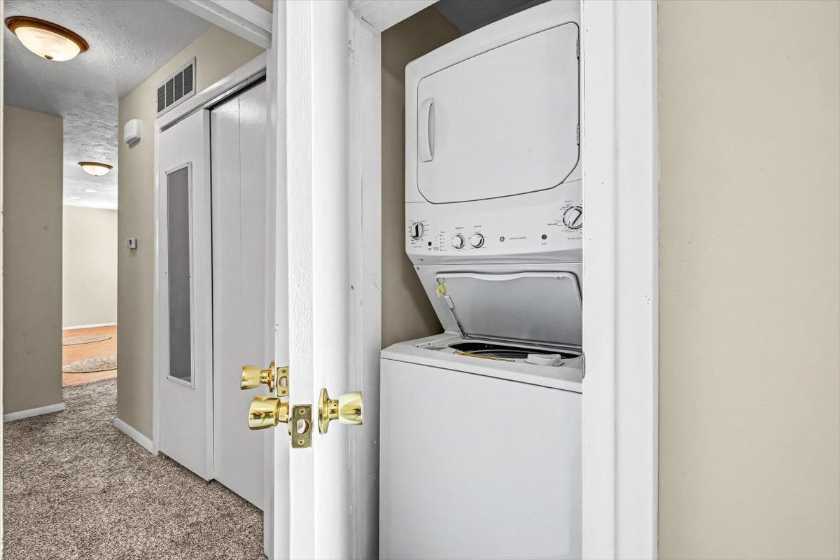 903 N Linden Street #18, Normal, IL 61761