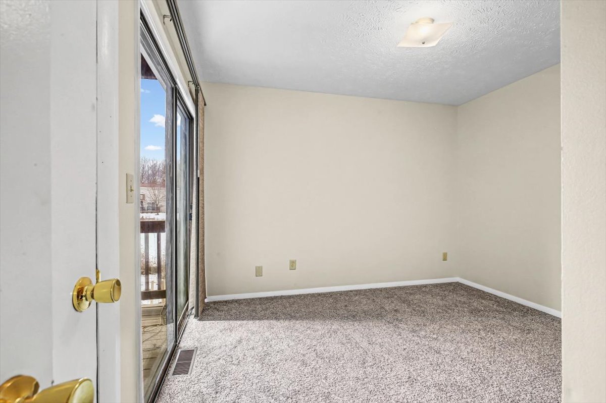 903 N Linden Street #18, Normal, IL 61761