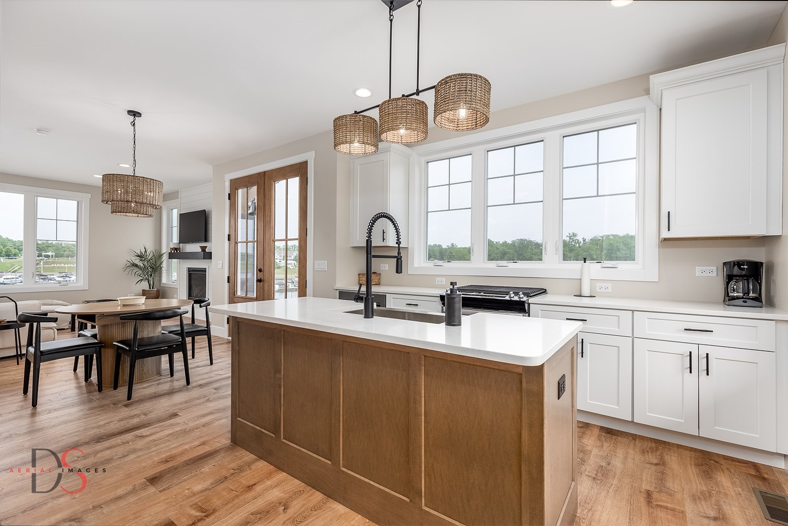 208 Leeward Way, Ottawa, IL 61350