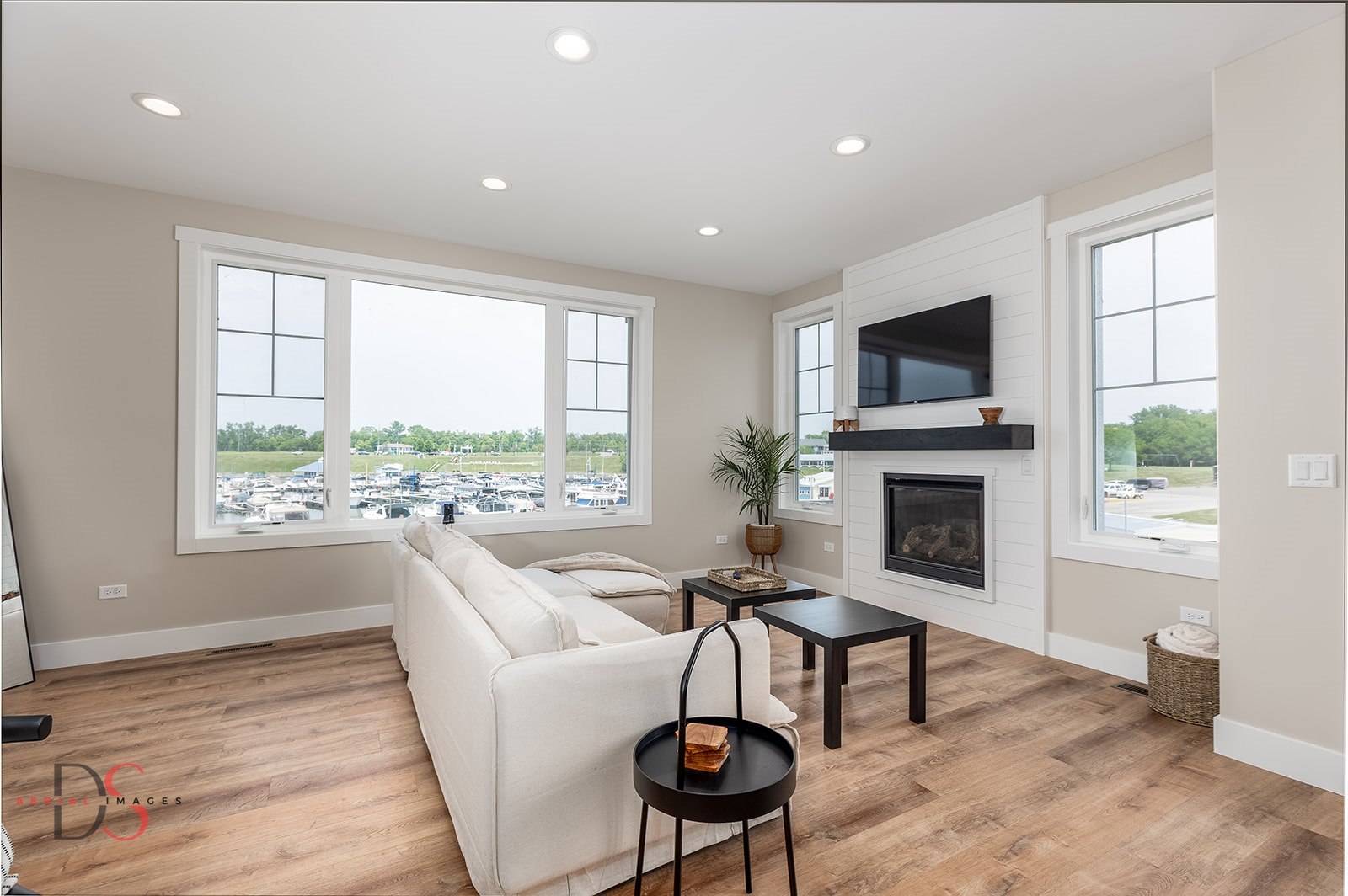 208 Leeward Way, Ottawa, IL 61350