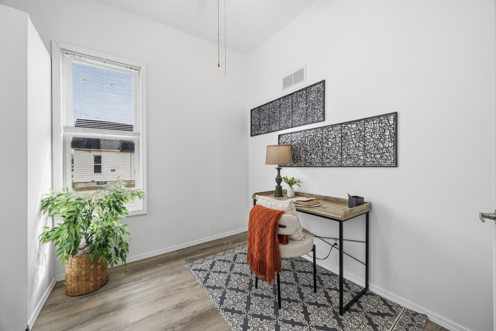 910 N Mason Street, Bloomington, IL 61701