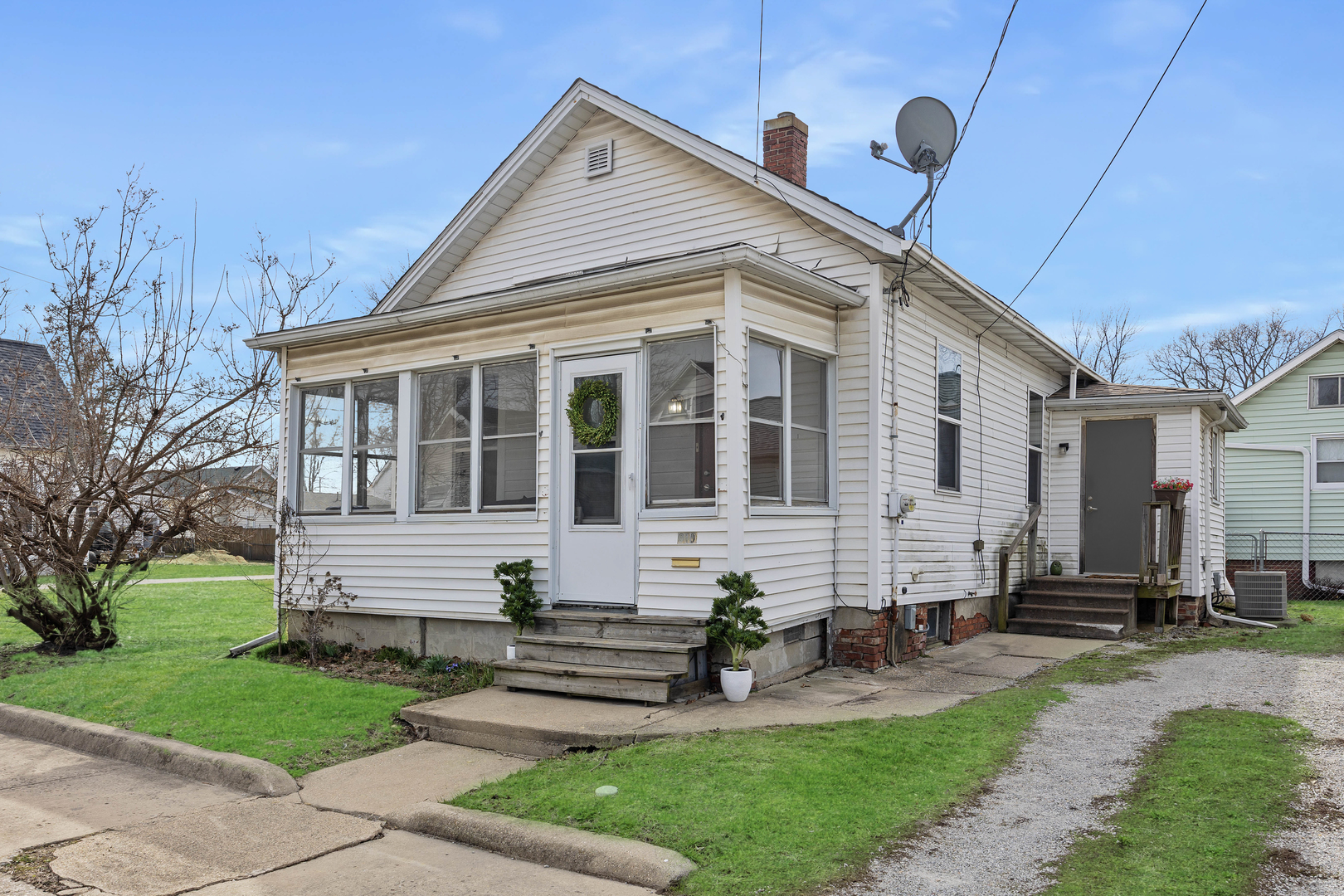 910 N Mason Street, Bloomington, IL 61701