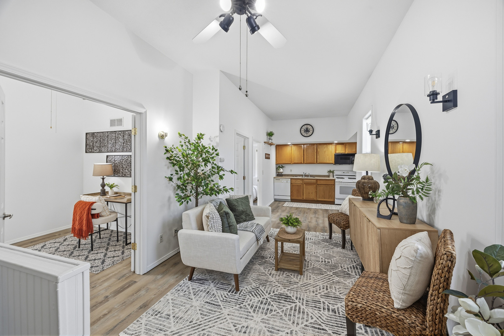 910 N Mason Street, Bloomington, IL 61701