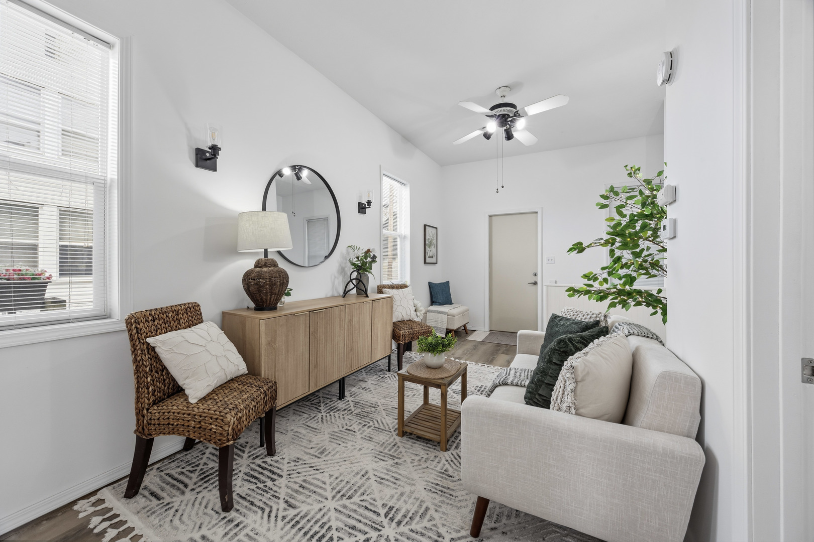 910 N Mason Street, Bloomington, IL 61701