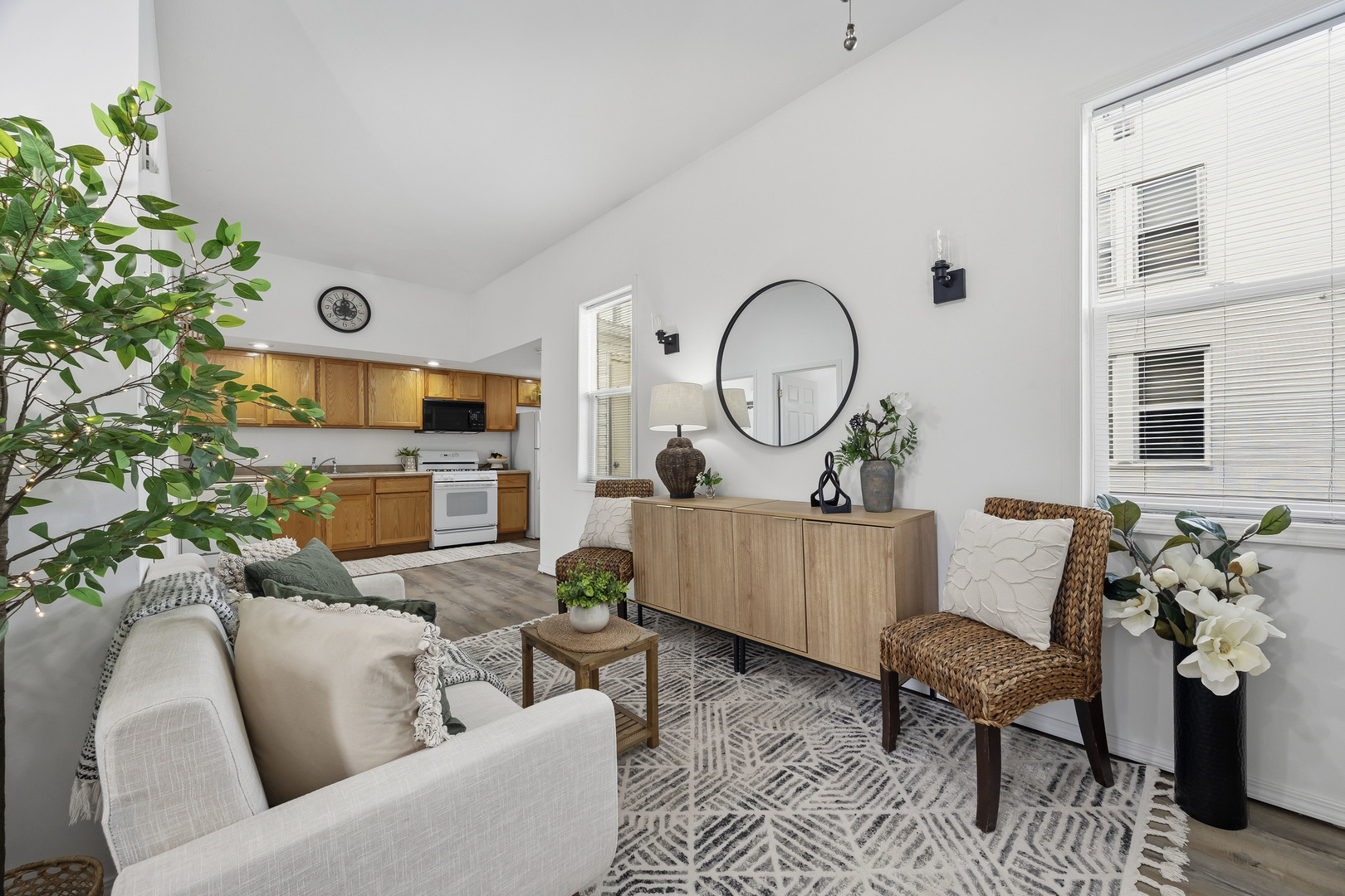 910 N Mason Street, Bloomington, IL 61701