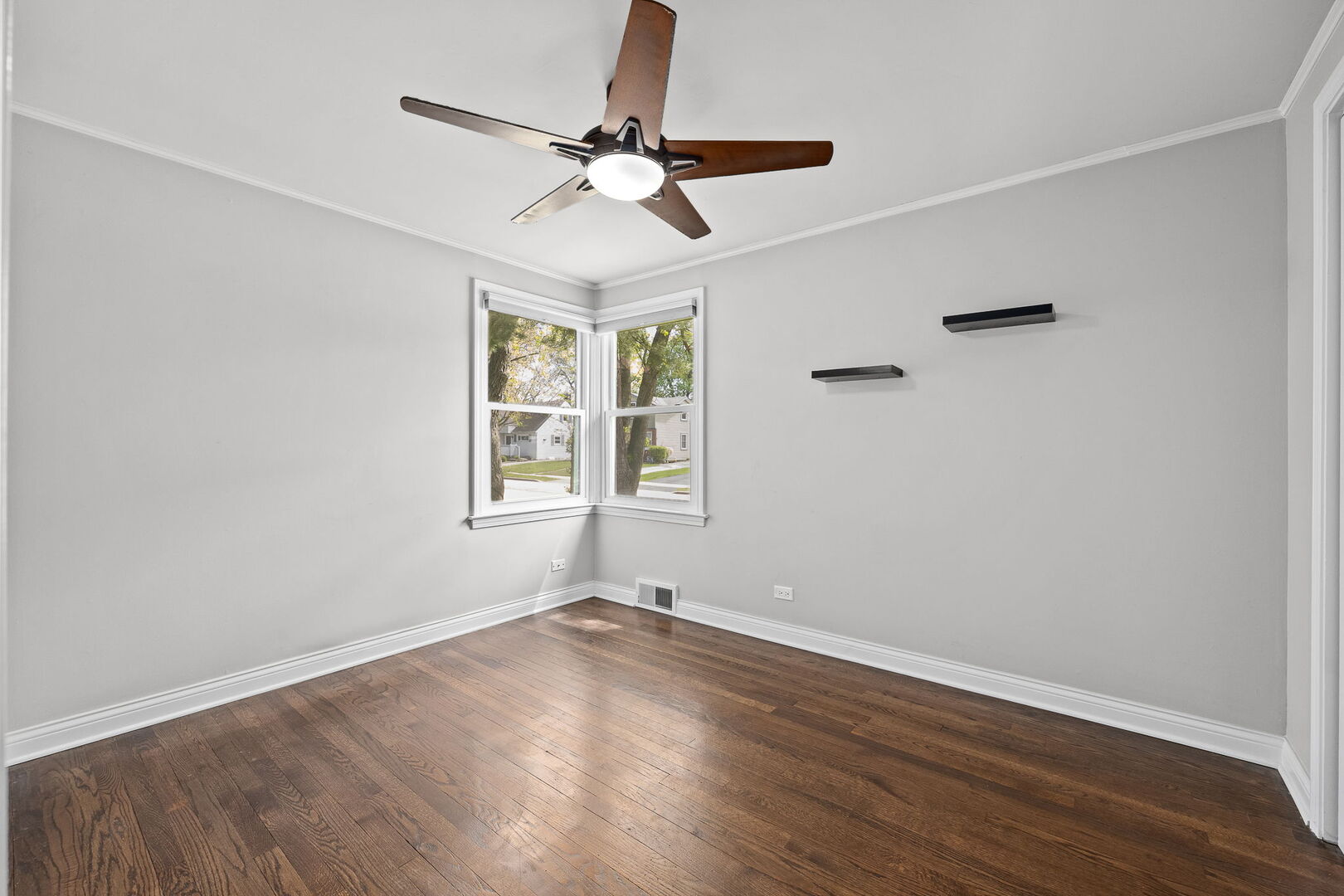 623 S Green Valley Drive, Lombard, IL 60148