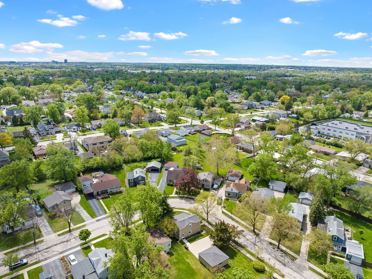 623 S Green Valley Drive, Lombard, IL 60148