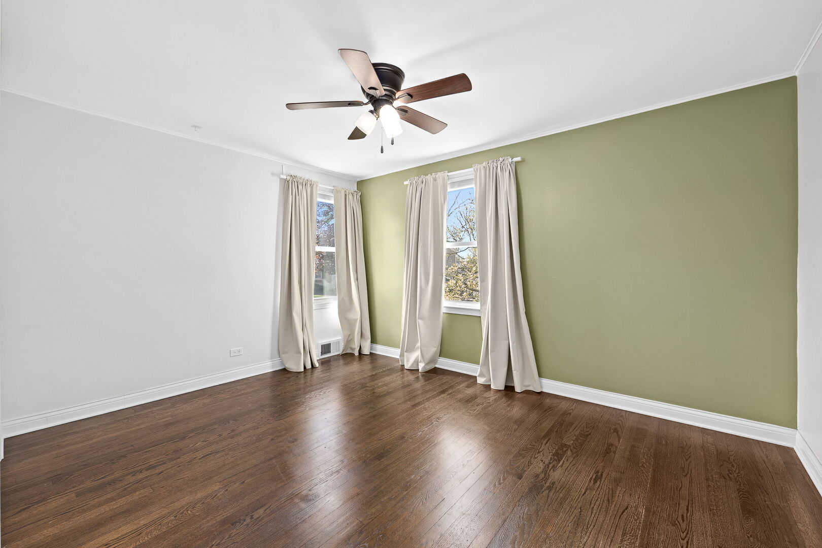 623 S Green Valley Drive, Lombard, IL 60148