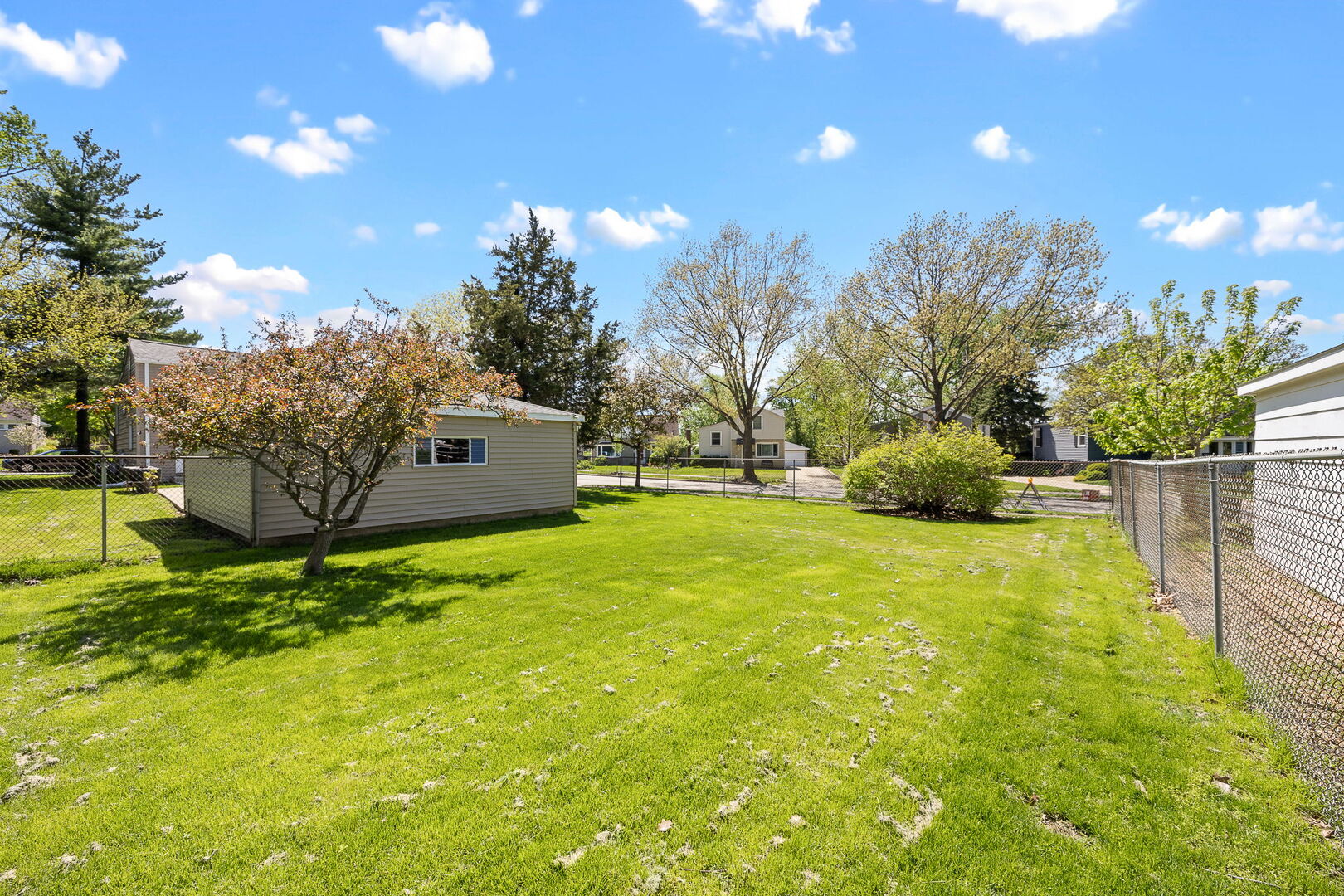 623 S Green Valley Drive, Lombard, IL 60148