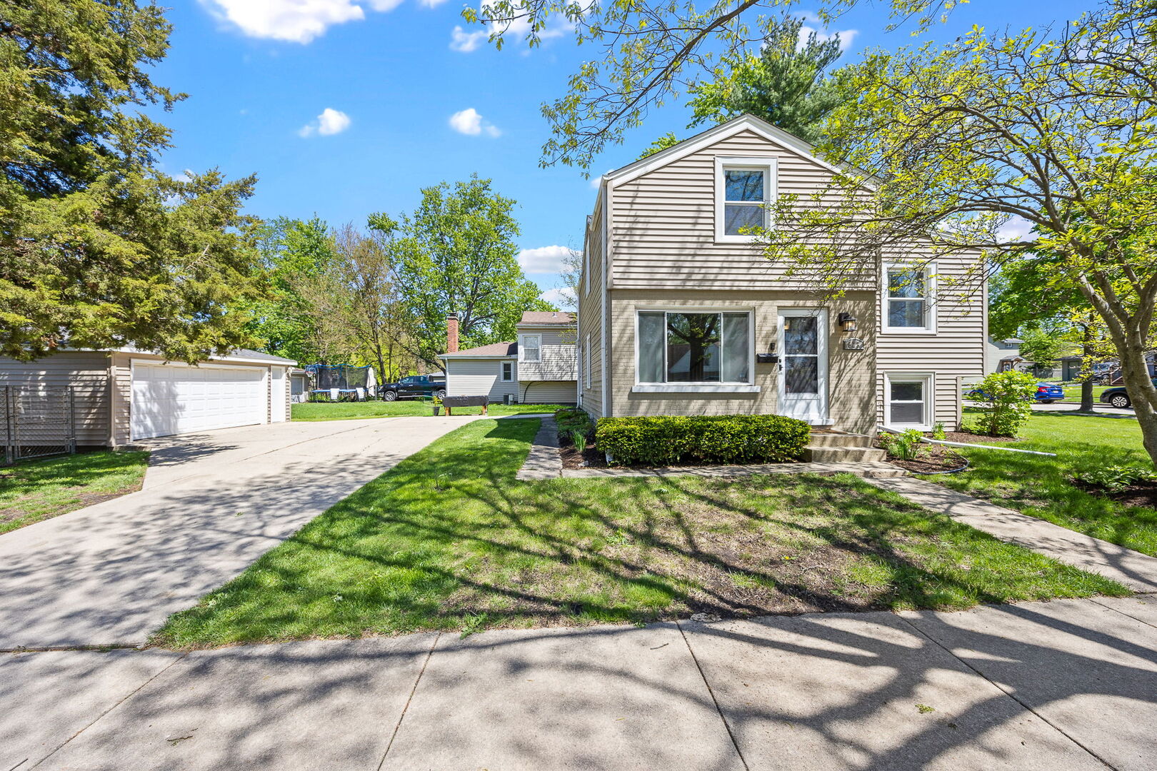 623 S Green Valley Drive, Lombard, IL 60148