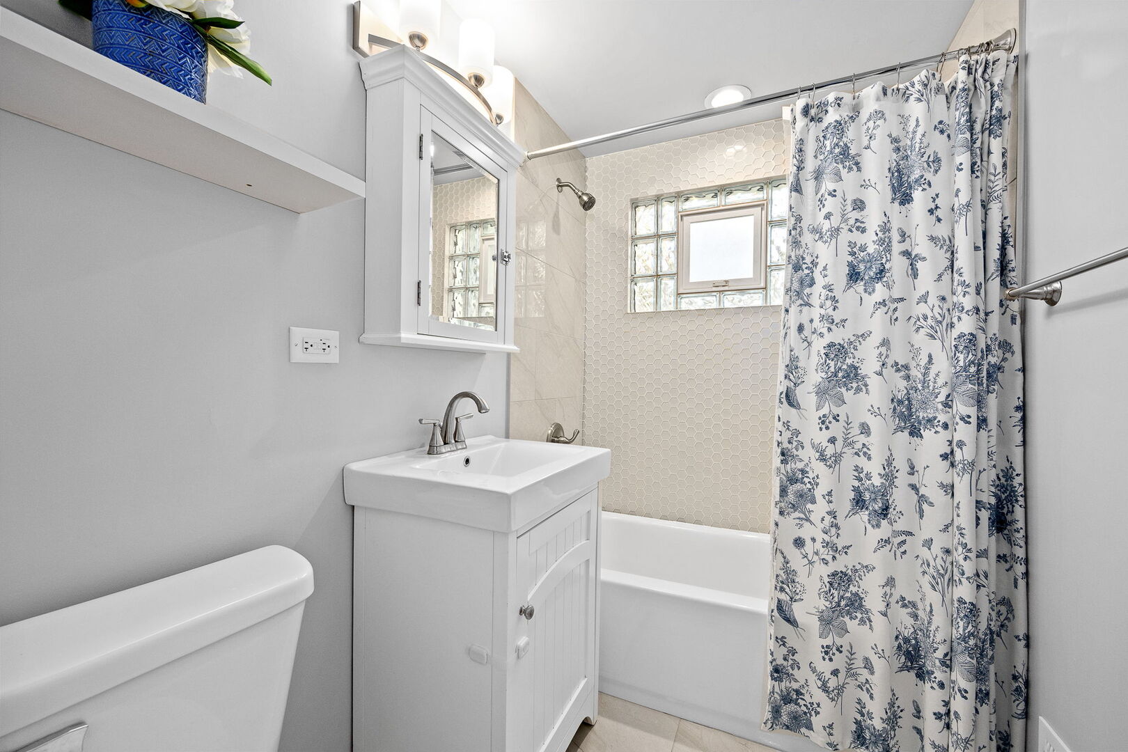 623 S Green Valley Drive, Lombard, IL 60148