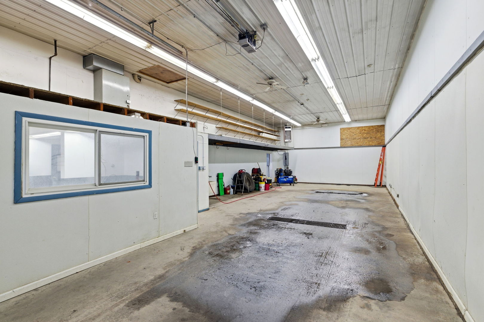 14427 S California Avenue, Posen, IL 60469