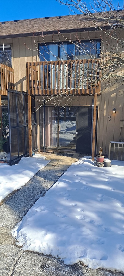 23 Jamaica Colony Common #5, Fox Lake, IL 60020