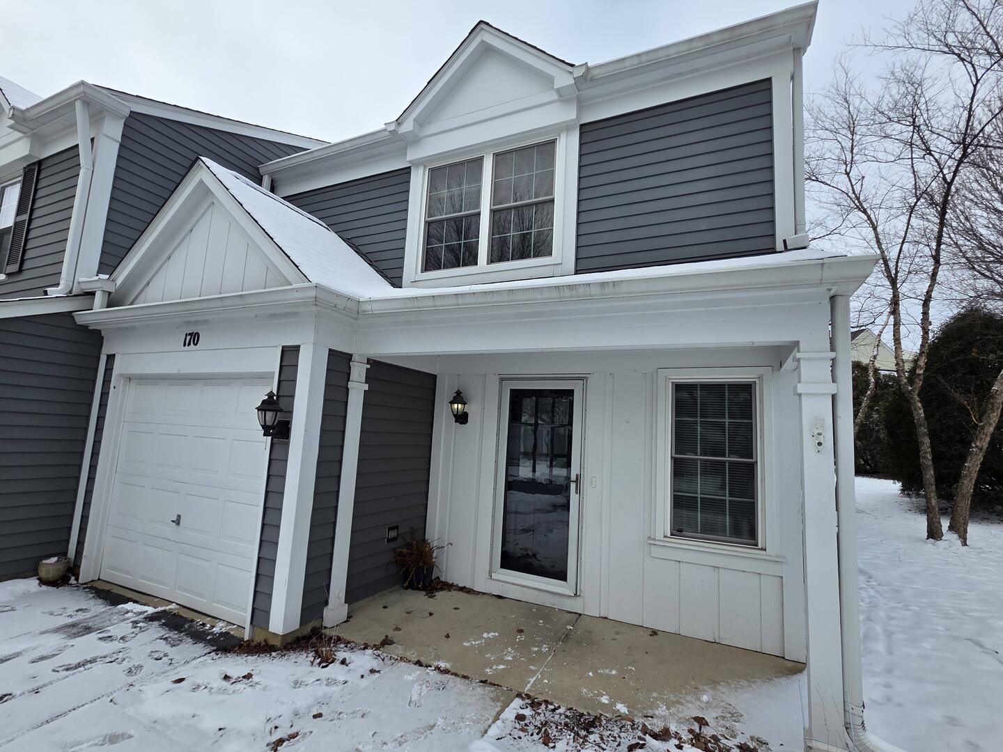 170 Half Moon Circle, Aurora, IL 60504