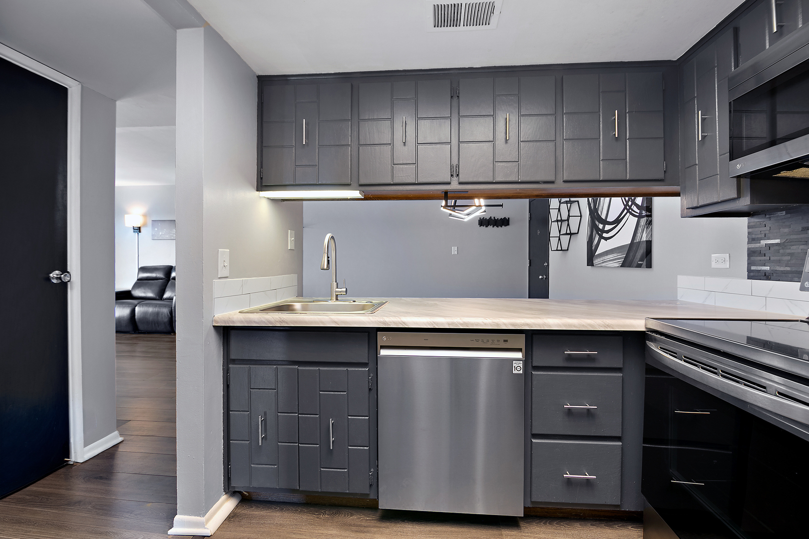 820 Elder Road #C-412, Homewood, IL 60430