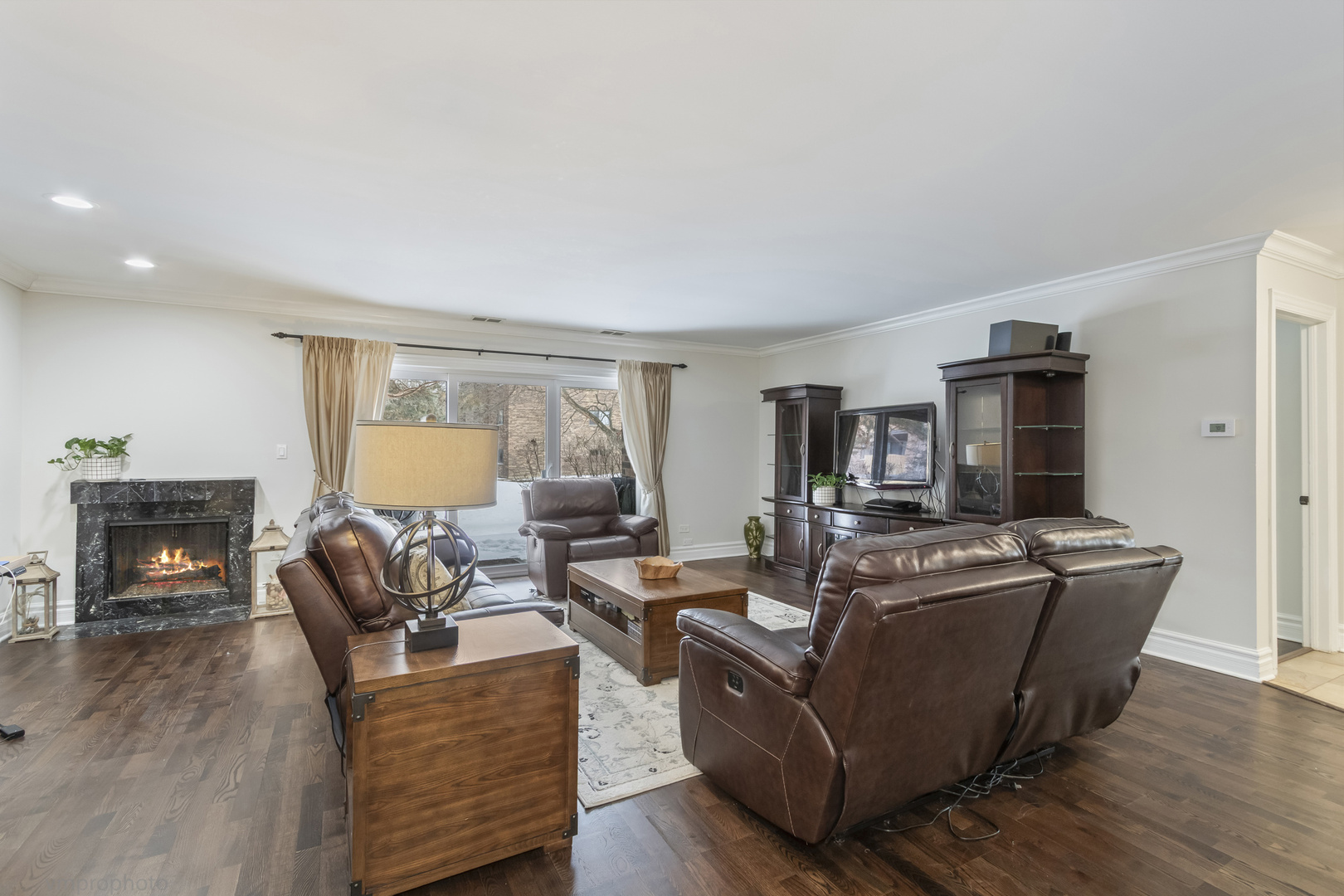 925 SPRING HILL Drive #101, Northbrook, IL 60062