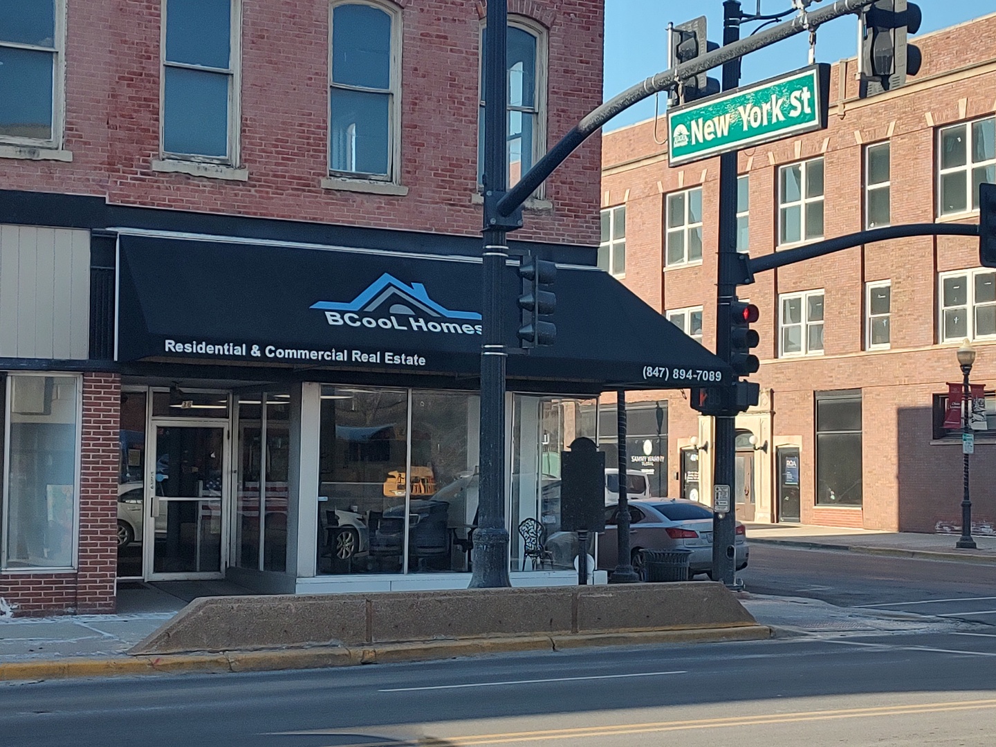 36 N Broadway Avenue, Aurora, IL 60505