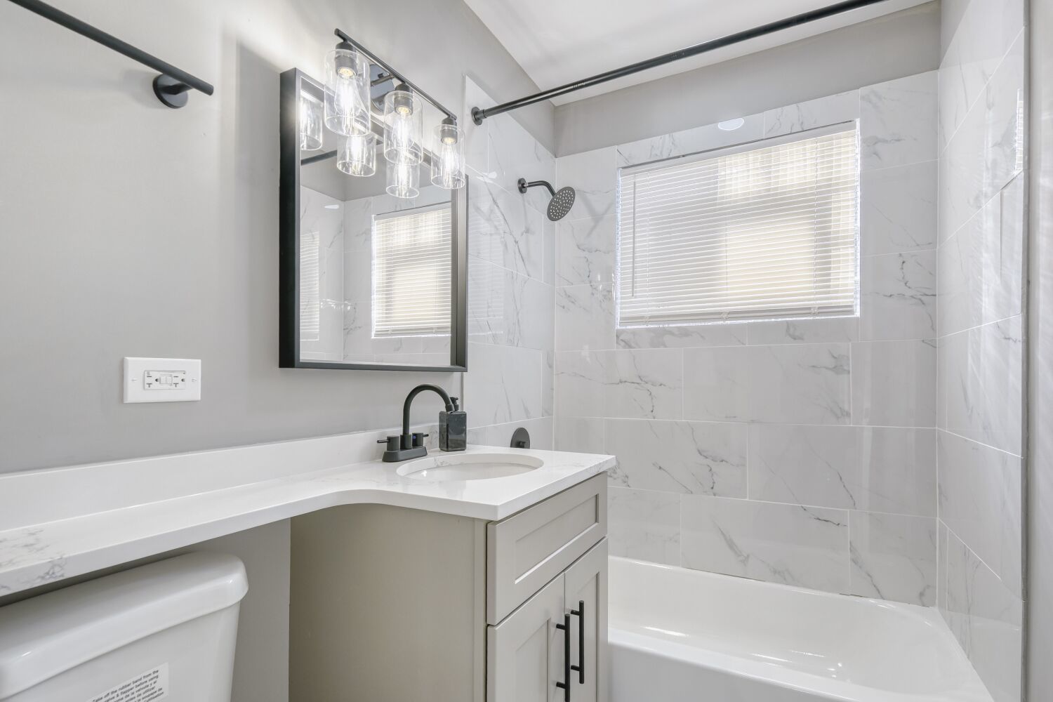 12643 S Harvard Avenue, Chicago, IL 60628