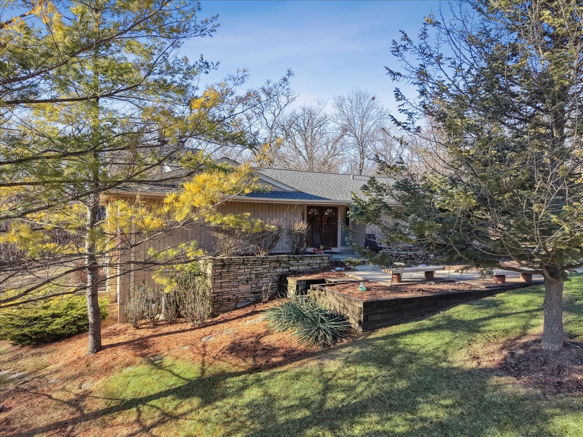 25146 N West Tower Drive, Tower Lakes, IL 60010