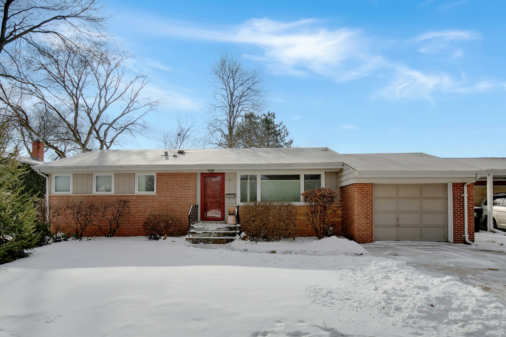 1311 E Euclid Avenue, Arlington Heights, IL 60004