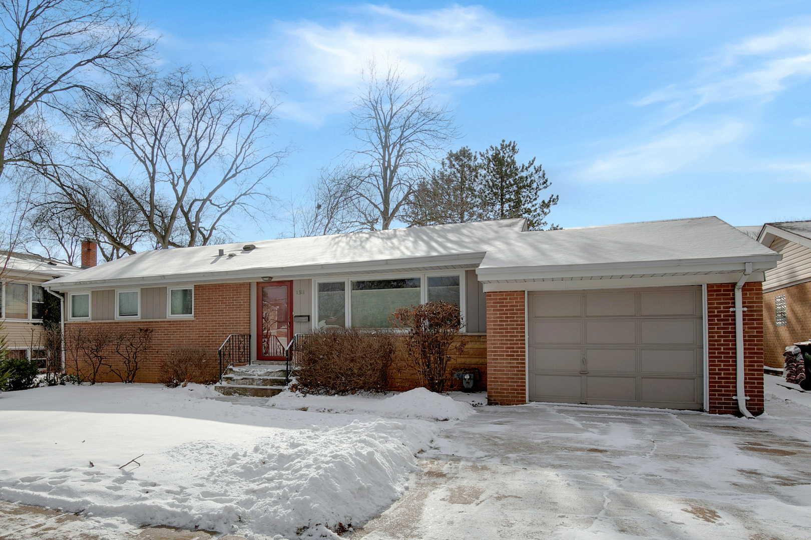 1311 E Euclid Avenue, Arlington Heights, IL 60004