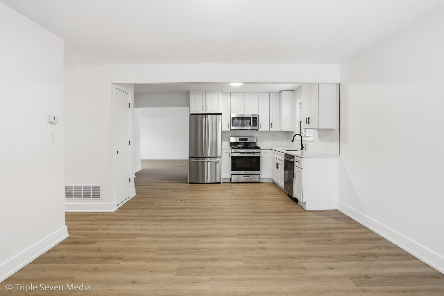 6135 Birmingham Street, Chicago Ridge, IL 60415