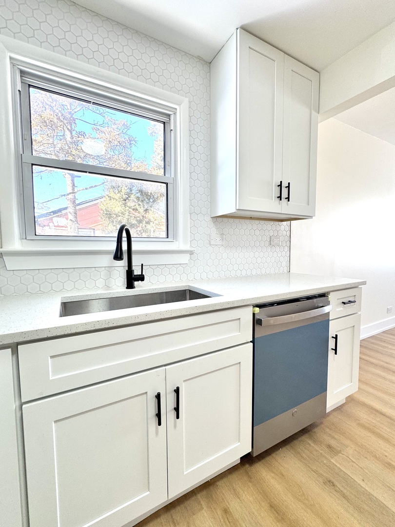 6135 Birmingham Street, Chicago Ridge, IL 60415