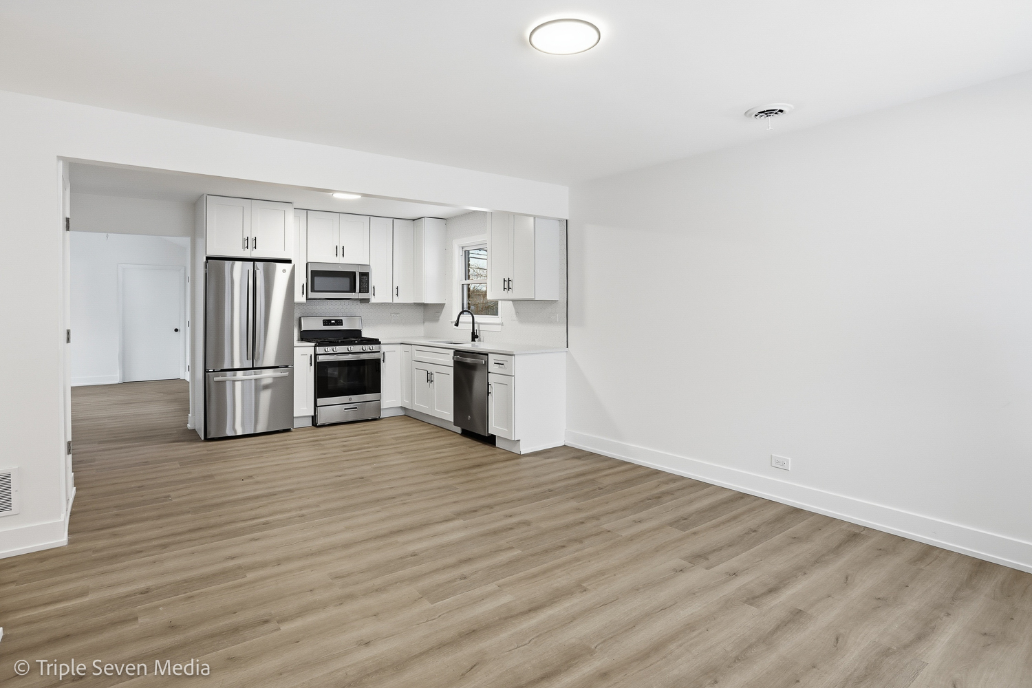 6135 Birmingham Street, Chicago Ridge, IL 60415