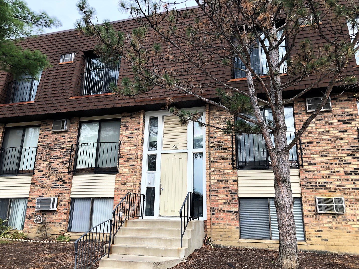 190 S Waters Edge Drive #301, Glendale Heights, IL 60139
