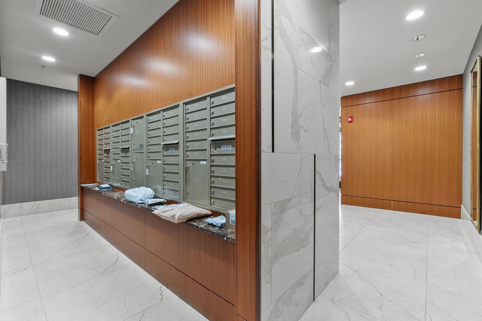 1000 VILLAGE CENTER Drive #102, Burr Ridge, IL 60527