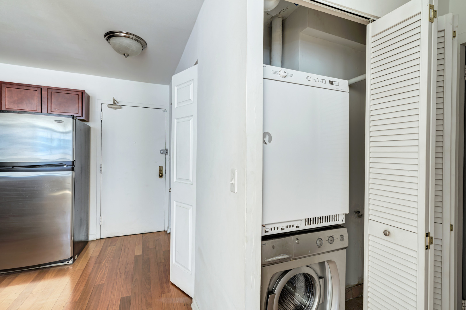 222 E PEARSON Street #203, Chicago, IL 60611