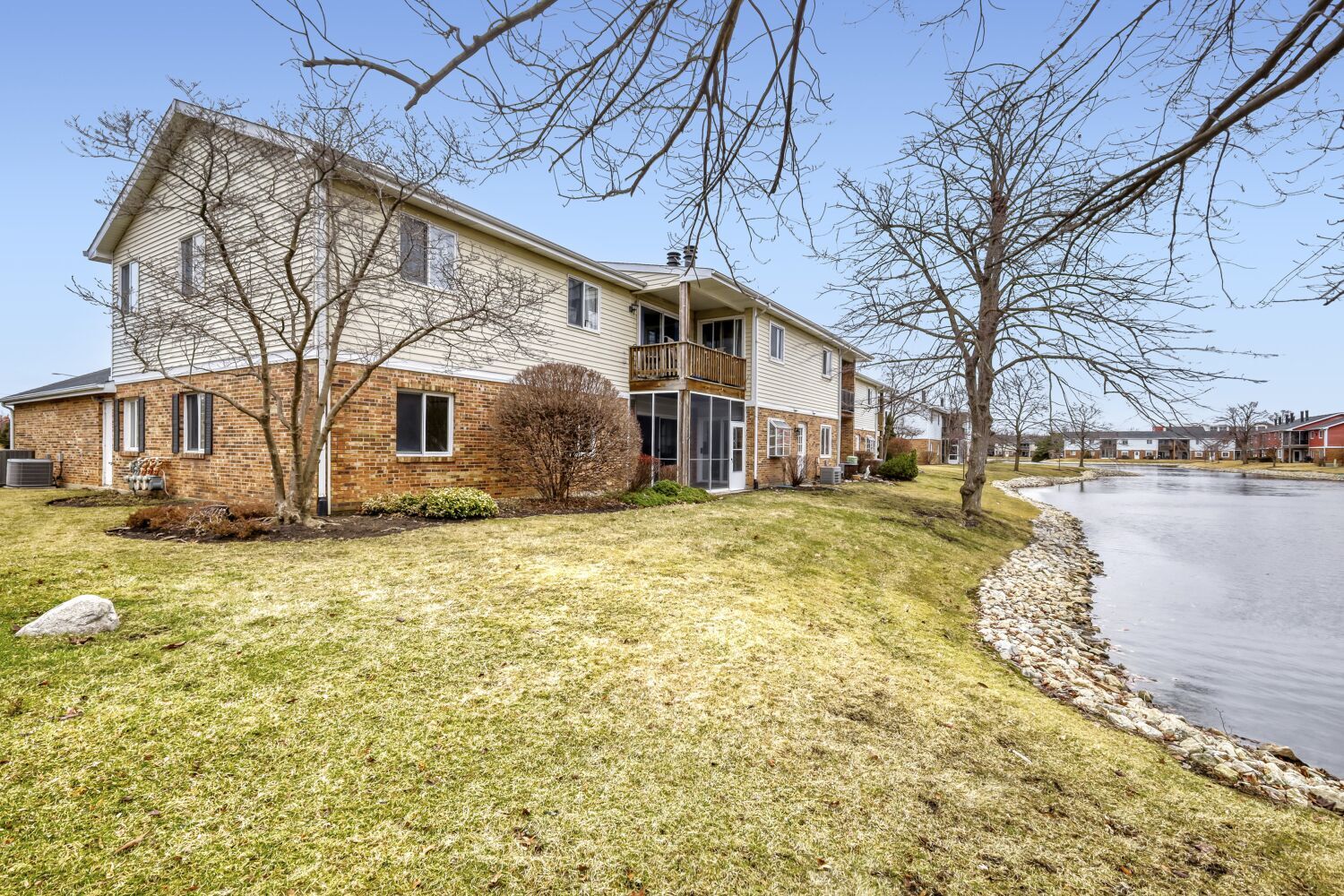 7285 Willow Way Lane #3B, Willowbrook, IL 60527