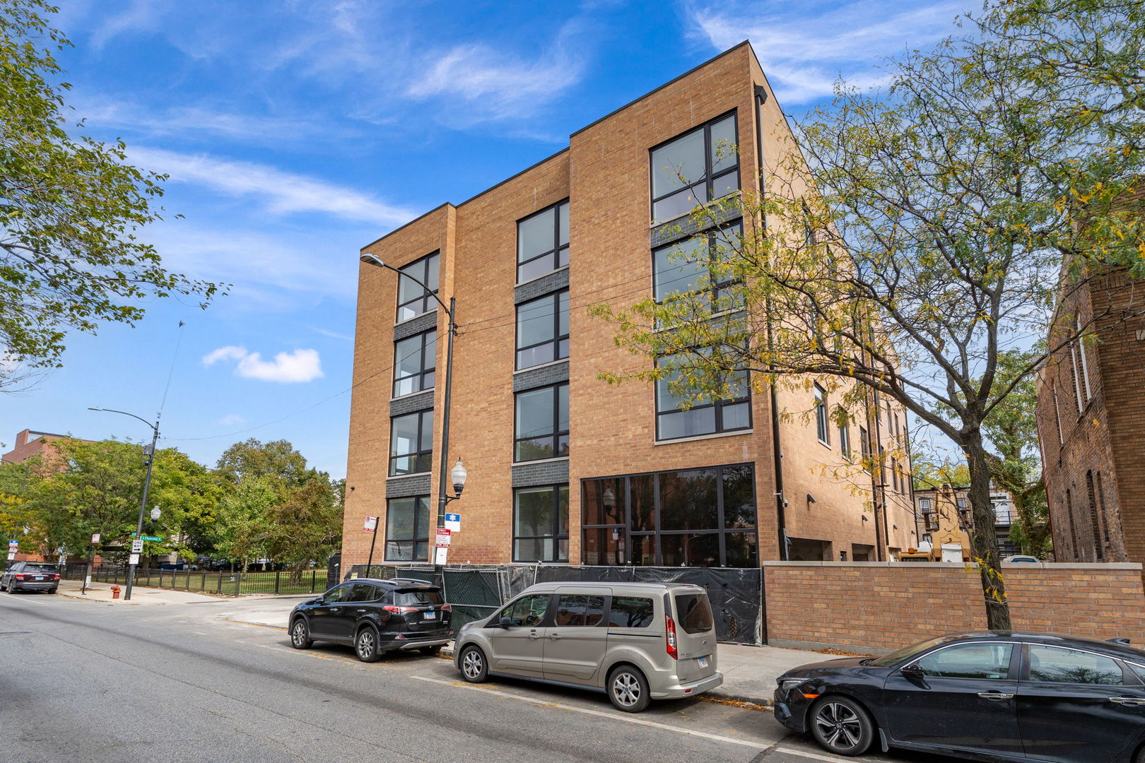 2355 W Flournoy Street #201, Chicago, IL 60612