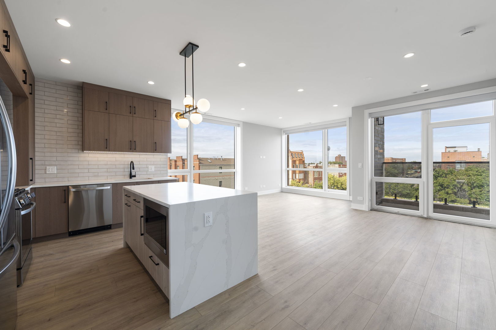 2355 W Flournoy Street #201, Chicago, IL 60612