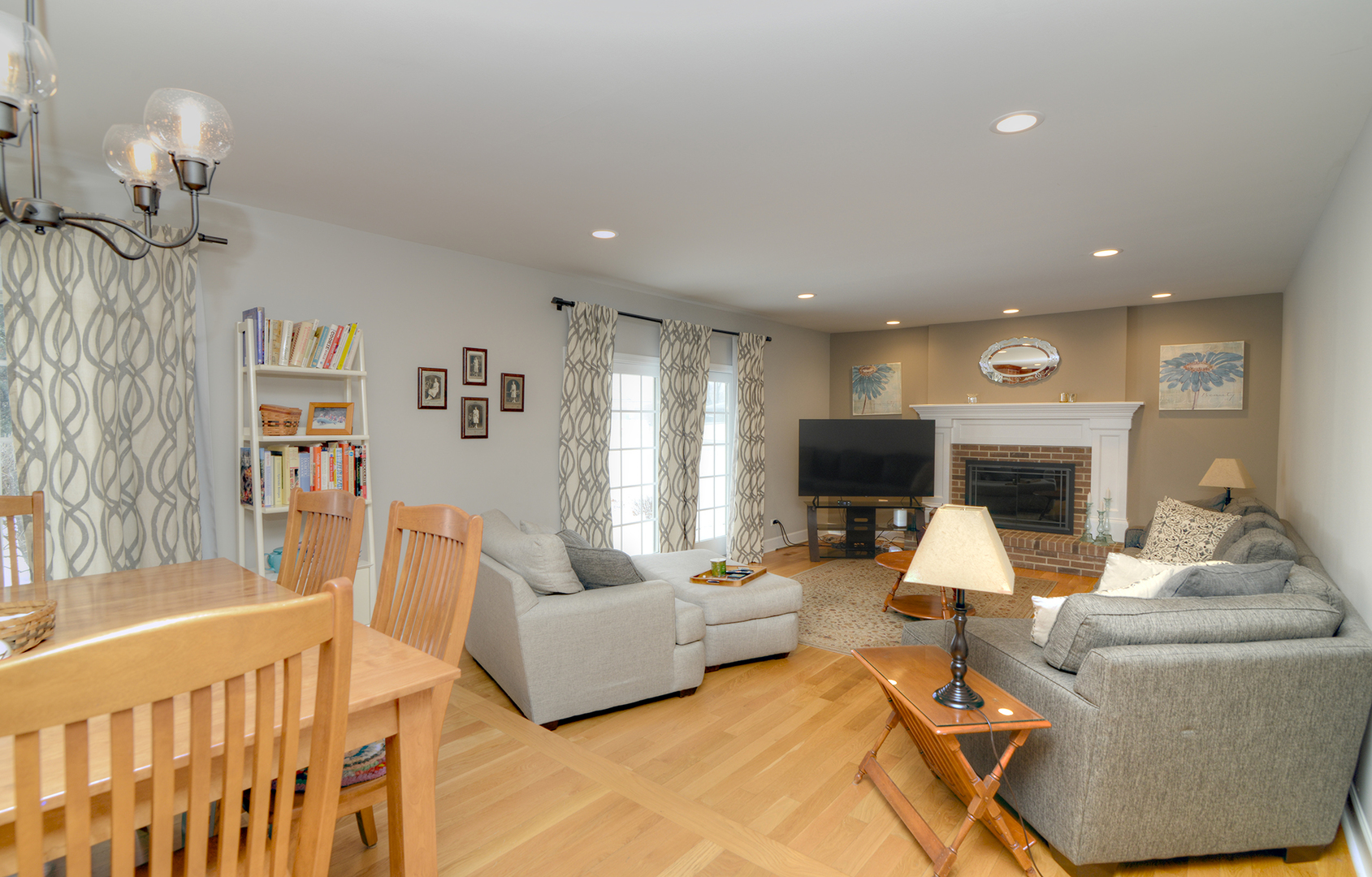 178 Bobwhite Court, Bloomingdale, IL 60108