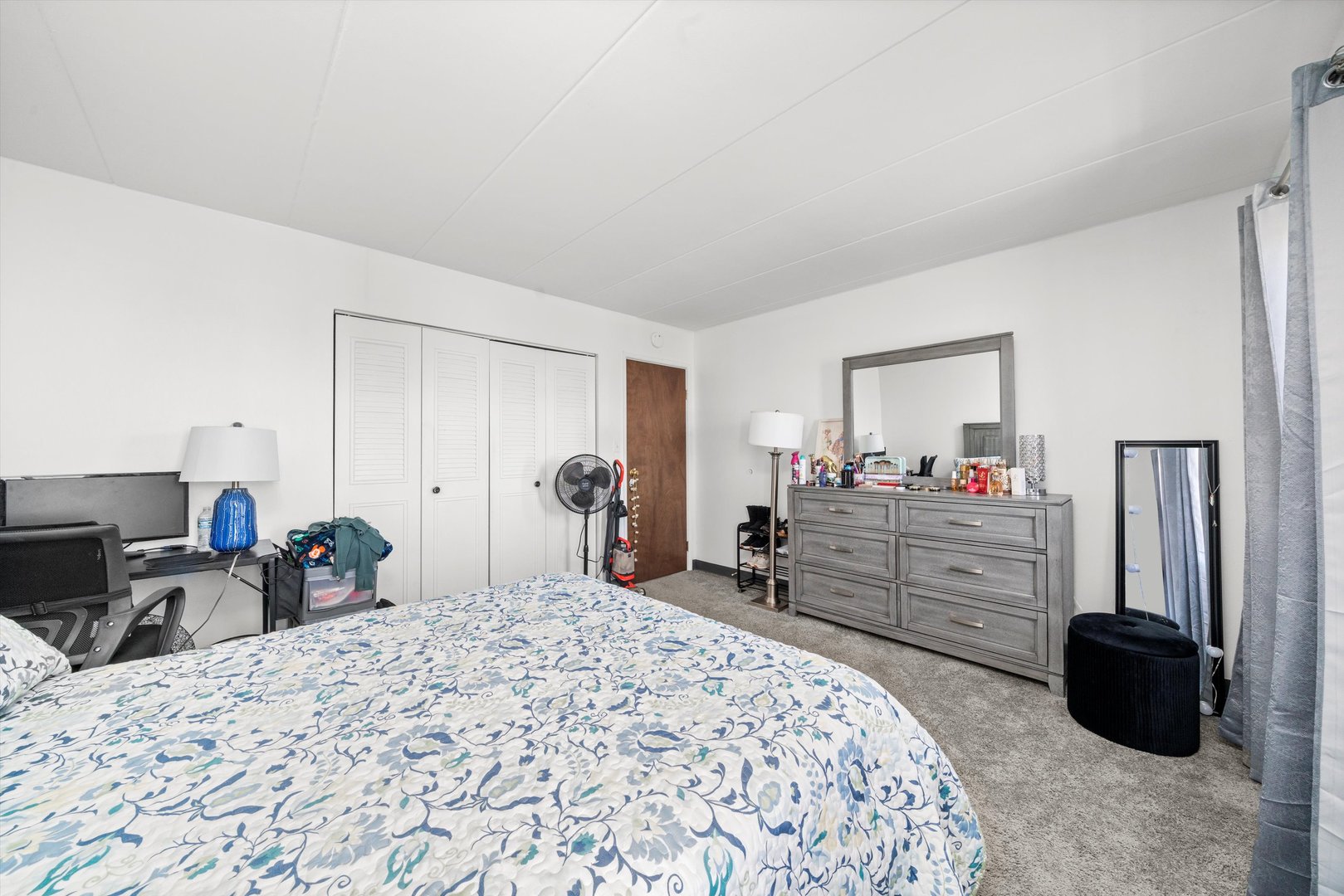 7945 S Oketo Avenue #404, Bridgeview, IL 60455