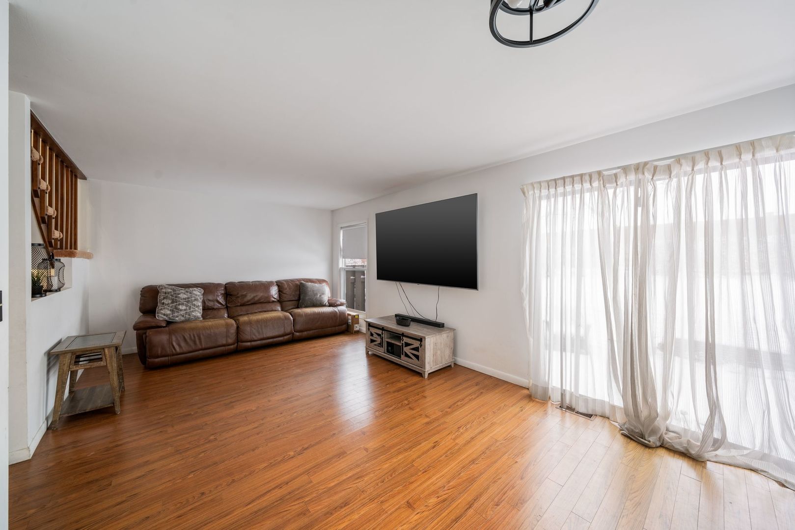 302 Linden Lane, Wheeling, IL 60090