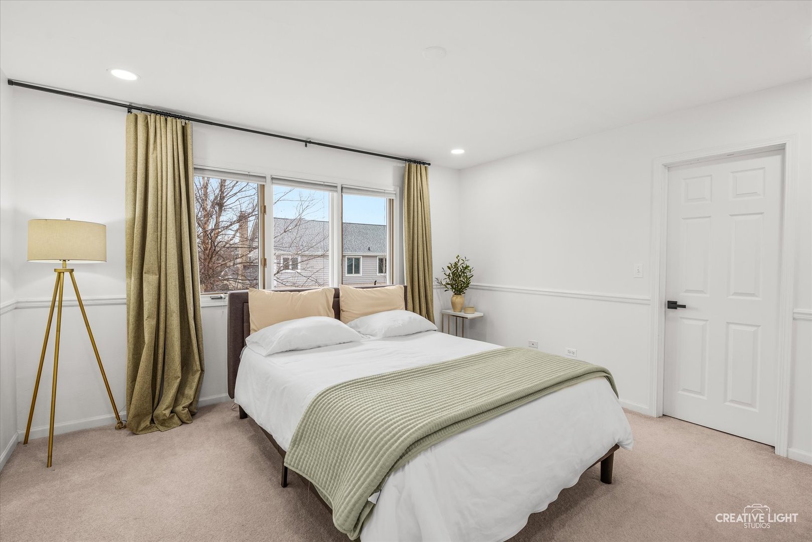 8146 Hampton Drive, Woodridge, IL 60517