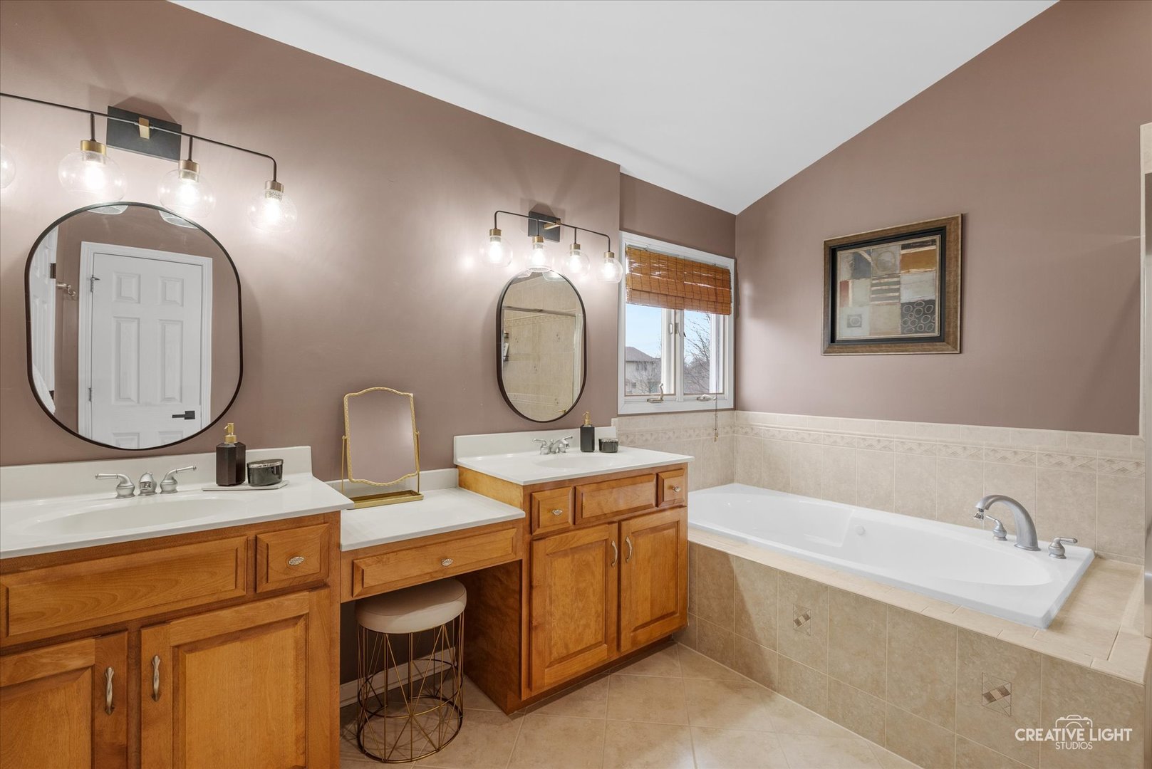 8146 Hampton Drive, Woodridge, IL 60517