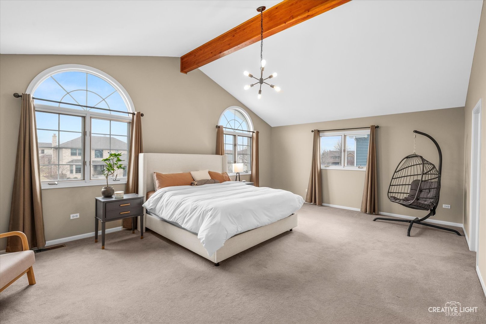 8146 Hampton Drive, Woodridge, IL 60517